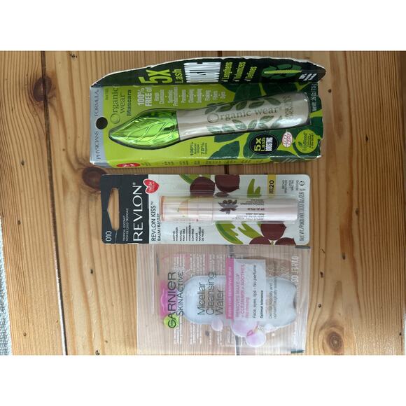 NEW Clinique Dramatically different lotion 4.7oz and other free items - Picture 10 of 10